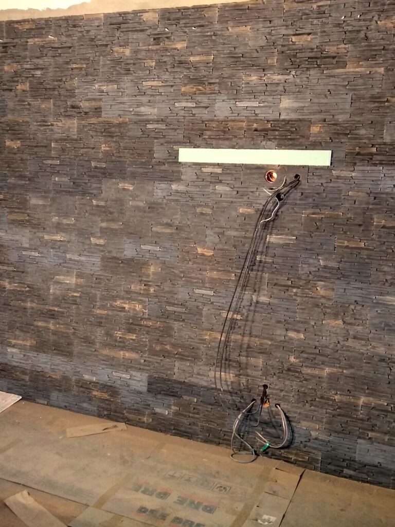 układanie płytek na ścianie, płytkowanie ścian, kafelki płytki ozdobne, układanie płytek Palko-bud