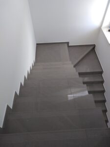 schody zabiegowe wyłożone płytkami, Palko-Bud kontakt